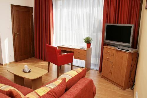 Hotel Maxim Svaty Jur Luaran gambar