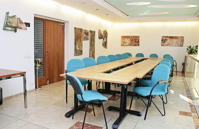 Hotel Maxim Svaty Jur Luaran gambar