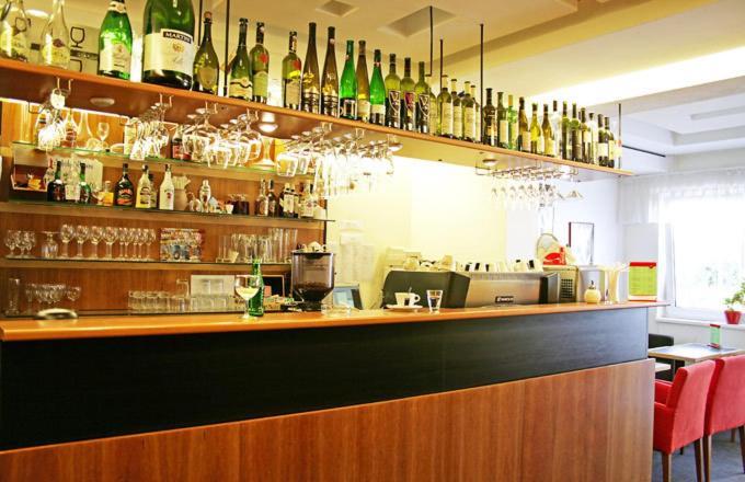 Hotel Maxim Svaty Jur Luaran gambar